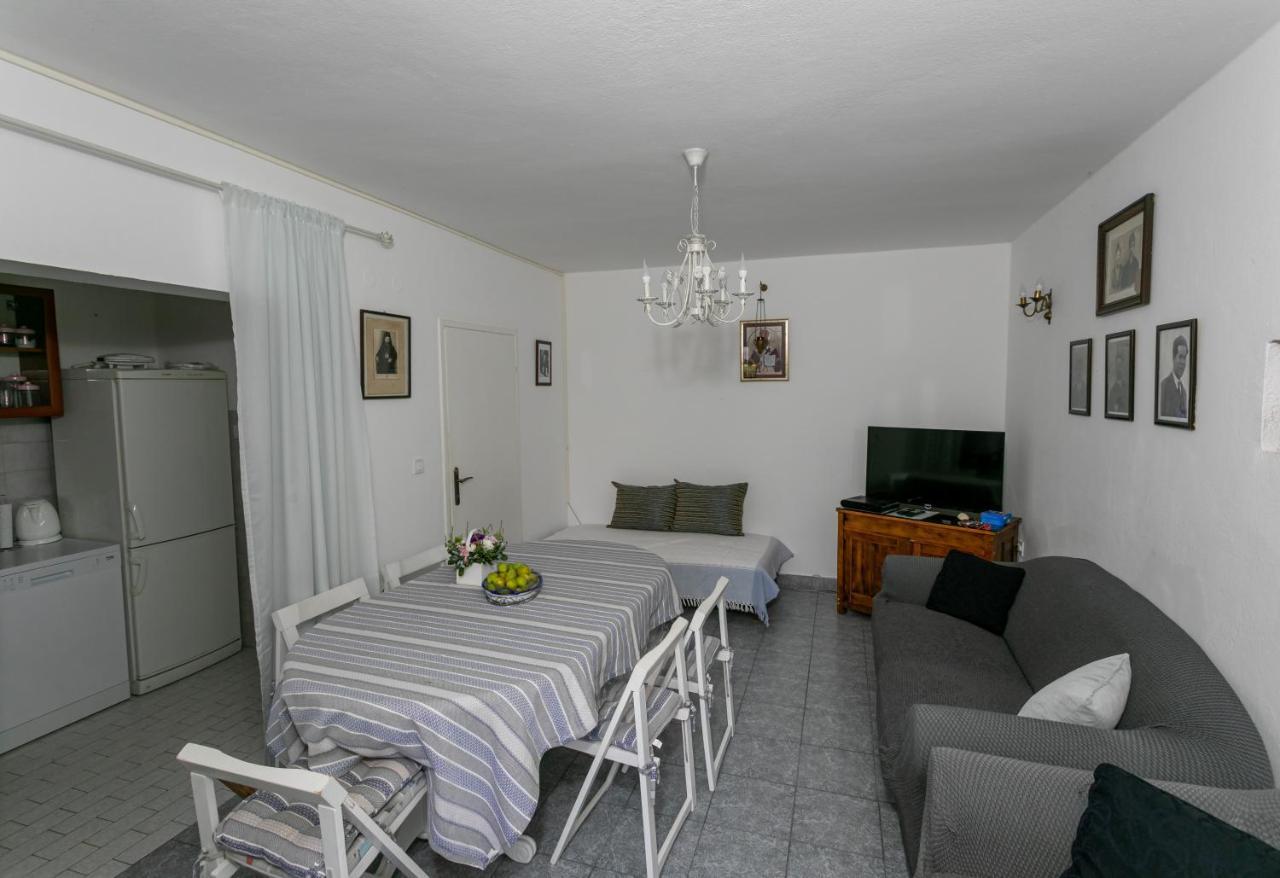 Beachfront House Jovan Апартаменты