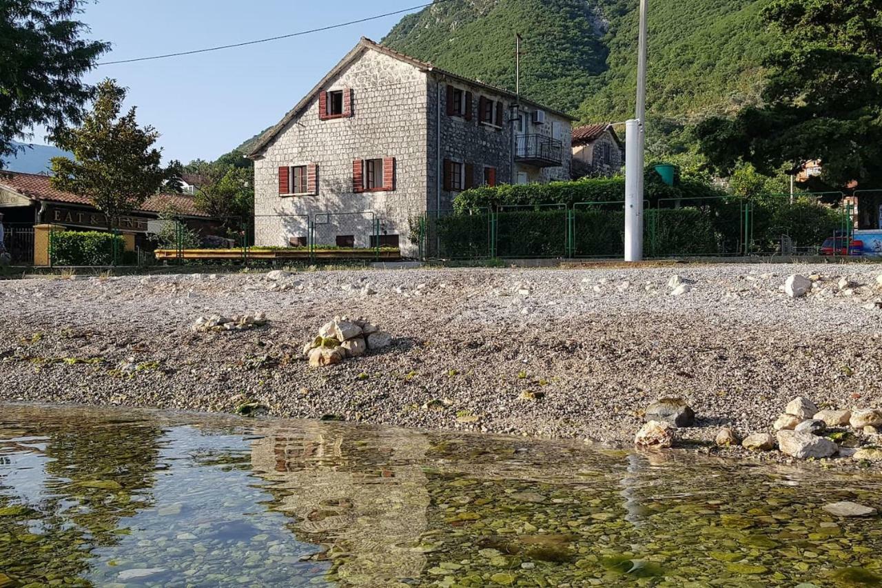 Beachfront House Jovan *